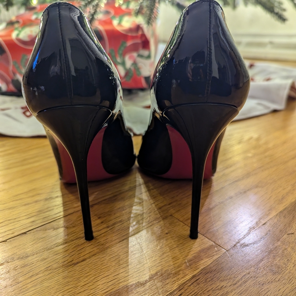 👠 Lightly-used Authentic Christian Louboutin Heels 😘